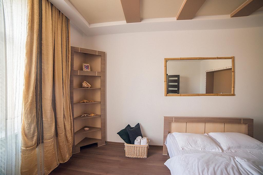 Apartments Zefir Lviv Ngoại thất bức ảnh